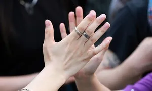 너와 나의 손이 만나 우리가 될 때 [옵스큐라]