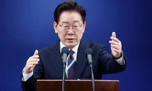 이 대통령 “북 비핵화 단계적 접근 제안…트럼프 ‘고민해 보겠다’ 답해”