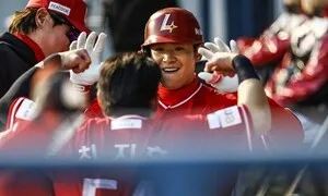 김재환, 역대 59번째 ‘3연타석 홈런’…SSG 5연패 탈출