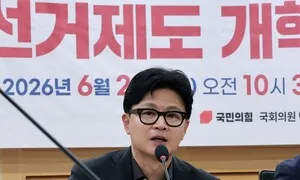 장동혁 입원 ‘틈새 공략’ 나선 한동훈…‘복당 노력 이미지’ 정치