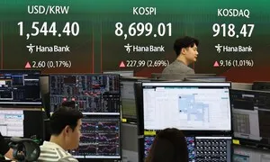 달러 강세·외국인 ‘팔자’에…환율, 다시 1550원 접근