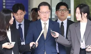 ‘계엄 위헌’ 자막 삭제 지시 이은우 전 KTV 원장, 1심서 징역 1년 집유 2년