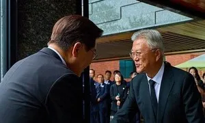 청 “문 전 대통령 오찬, 취임 직후부터 추진”…‘추측’ 차단 나서