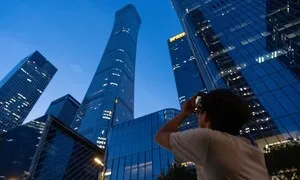 “몇 초만 더 갔으면 시진핑 관저”…경비행기 충돌 사고에 꼬리 무는 의문