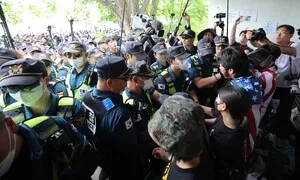 국조특위 ‘잠실 개표소’ 진입 막고 경찰 때린 60대, 구속영장 신청