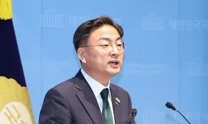 신장식, 조국 후임 혁신당 대표 출마 “레프트윙 되겠다”