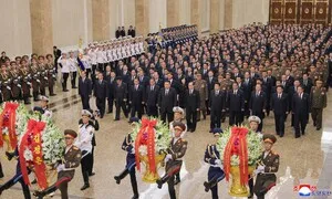 김정은, 김일성 32주기 금수산태양궁전 참배…딸 주애는 안 보여