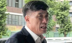 탈영 의혹 ‘안규백 위증’ 고발 김영수 경찰 출석…“병적 자료 공개해야”