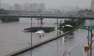 일요일 전국 최대 150mm 장맛비…남부는 폭염·열대야
