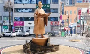 고려시대 ‘외교 천재’ 서희 동상, 61년 만에 다시 태어났다