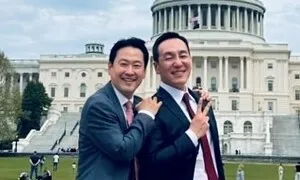 장동혁 “이 대통령, 한가롭게 외유”…민주 “사진 찍고 오신 분이, 열등감 자백”