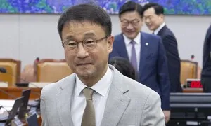 한병도 “정치검찰과 결탁했나” 정점식 “국민이 실험실 쥐냐”