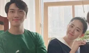 ‘국민 여동생’ 문근영, 배우 정평과 결혼…“함께 걷고 싶은 사람”