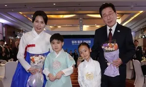 이 대통령, 칠레 동포 만나 “한국 첫 FTA 파트너…소중한 동반자”