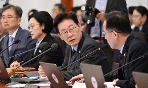 이 대통령 “국정 성과 홍보, 백화점식 나열 말고 선택과 집중해야”