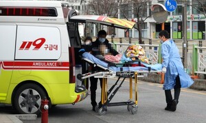 Korean in 80s dies en route to ER after admission delays