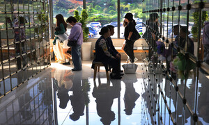 긴 연휴 끝나고 출근길에 떠올리는, 벌초 너머 추모