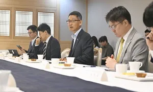 고환율에 수출 대기업 불러 ‘즉시 환전’ 요청한 정부