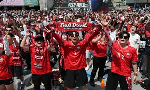낮 경기여도 월드컵은 월드컵…점심 응원 직장인에 배달 앱·편의점 특수