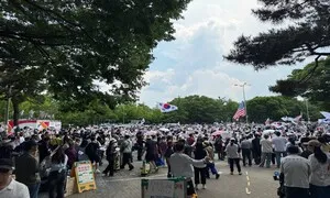 ‘부정선거 음모론’ 대세된 올림픽공원 시위…국민의힘 의원들도 속속 등장