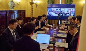 Lee rebukes election fraud claims as ‘absurd conspiracy theories’ and ‘anti-social behavior’