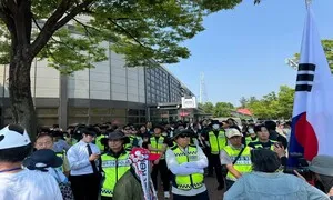 [속보] 올림픽 공원 체육단체 직원 진입 시도…대화 경찰·형사 배치
