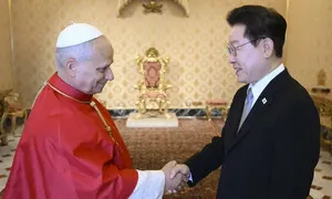 In private meeting, South Korea’s leader reportedly suggests papal visit to North Korea