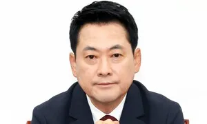 ‘과로 입원’ 장동혁…“사퇴 압박 잠시 접자” vs “임기 사실상 종료”