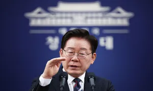 [속보] 이 대통령 “트럼프에 ‘다른 나라 대하는 방식으로 북핵 접근 안된다’고 해”