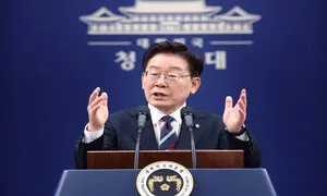이 대통령, 지지율 하락·여권 갈등 격화에 “원수 싸우듯 하지 마라”