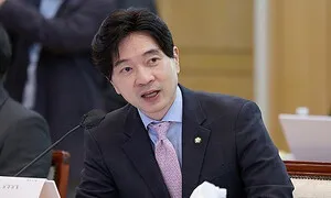 김용범 “역대급 호황”…국힘 “세금 폭탄·국민 배당금 궁리하나”
