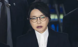 [단독]검찰, 김건희 '도이치 답변서' 조율 정황…초안 받은 뒤 은닉 의혹