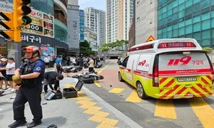 부산서 승용차가 인도 보행자들 덮쳐 2명 사망