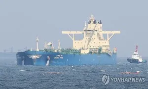 “한국 선박 2척 호르무즈해협 통과 중”…22척 남아