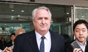 “탄핵 반대·영리병원 주장 인요한 부적절”…보건단체들, 적십자사 회장 인준 중단 요구