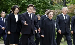 이 대통령·문 전 대통령 내달 1일 오찬…‘계파 갈등’ 수습하나