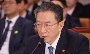 정성호 법무 “국가 저지른 범죄 시효 없어야…입법 검토해달라”