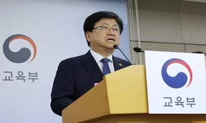 최교진 교육장관 “왜곡된 역사 인식, 선수로서 자격 미달”…‘스벅 가야지’ 배재고에 일침