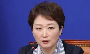 ‘합성 음란물’ 피해 이언주, 병원 입원…“법적 책임 끝까지 물을 것”