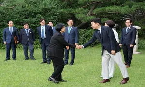 [속보] 강훈식 “반도체 추가세수로 미래대응기금 신설 추진”