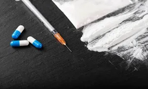 길에 누워 몸 떨어…60대 남성 ‘마약 투약’ 혐의 긴급체포