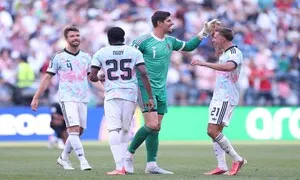 개최국 모두 16강 탈락…벨기에, 미국 4-1 꺾고 8강 안착