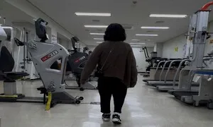 ‘무모한 엄마’의 저인산혈증 치료제 급여 확정 투쟁기 [건강한겨레]
