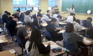 n수생 노인이 회고하는 재수생의 삶 [세상읽기]