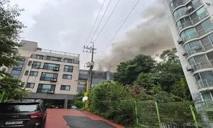 [현장] 사흘째 이어지는 쿠팡 화재…대피령 지역 인근 주민들 “문도 창문도 다 닫아놓고 생활”