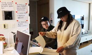 돌보는 사람은 누가 돌보나