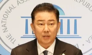 민주 ‘김병기 원내지도부’ 체제 출범…첫 과제는 ‘추경·상법개정안’