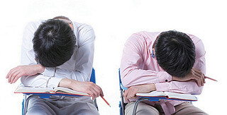  왜 자다가 ‘꿈틀’ 깨어나죠? 이미지투데이