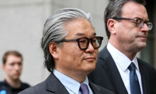 ‘월가 1천억달러 증발’ 한국계 빌 황, 증권사기 혐의 재판 시작