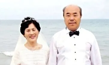 “50년 같이 살고 결혼식 했잖아…천국서 또 만나” 2명 살리고 떠난 아내